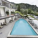 La Perla 3*