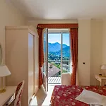 Hotel La Perla 3*