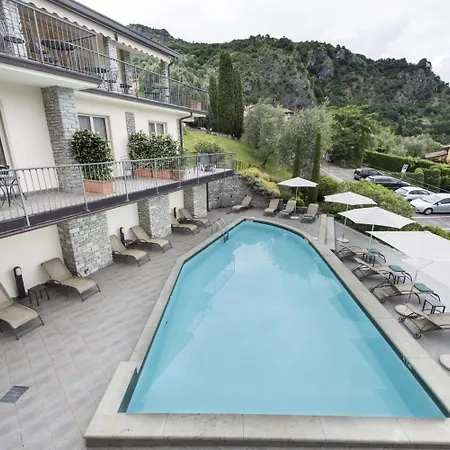 La Perla 3*