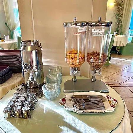 La Perla Hotel 3*